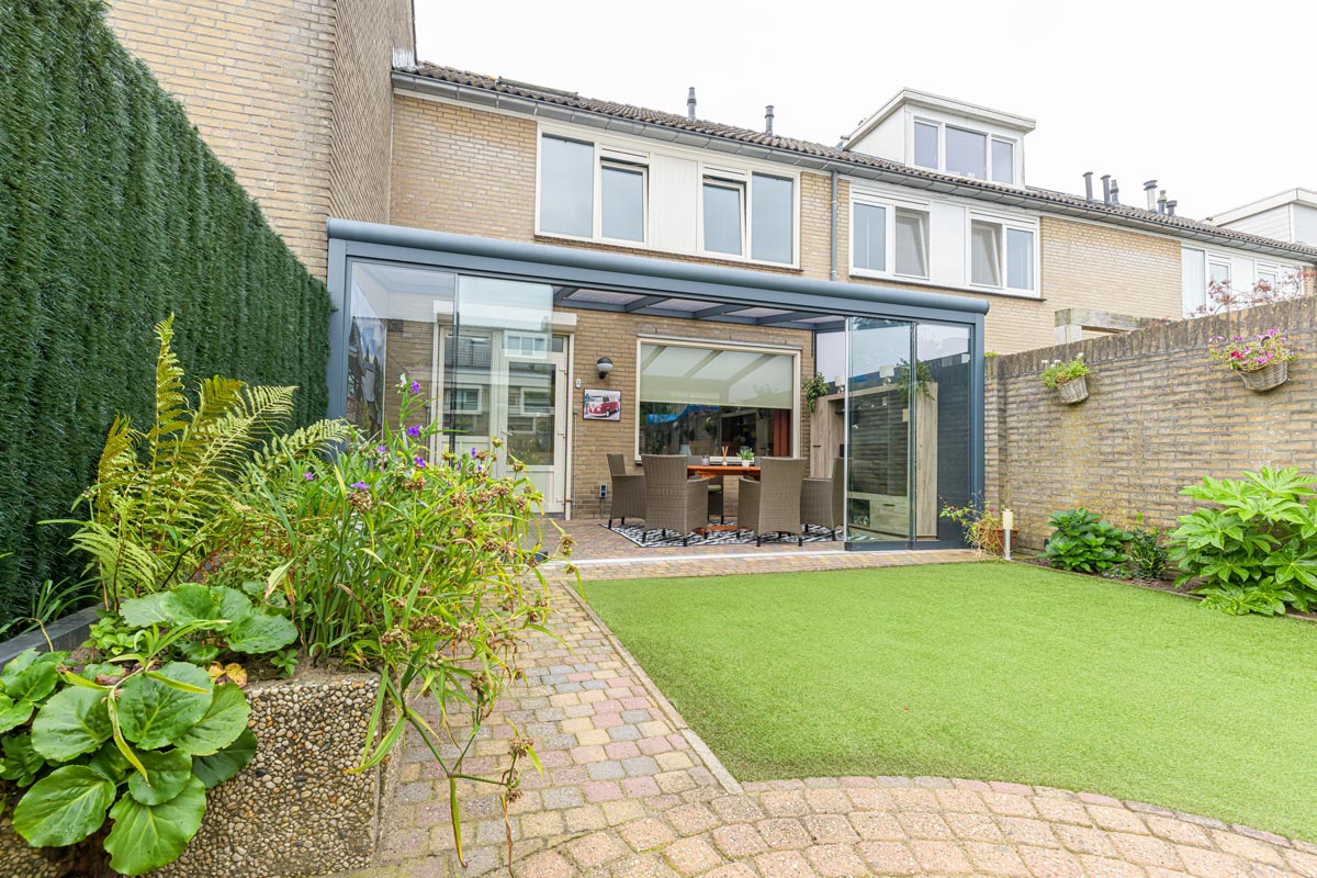 profiline-tuinkamer-polycarbonaat-dak-in-goirle-03_project2024_outdoorpleasure-1