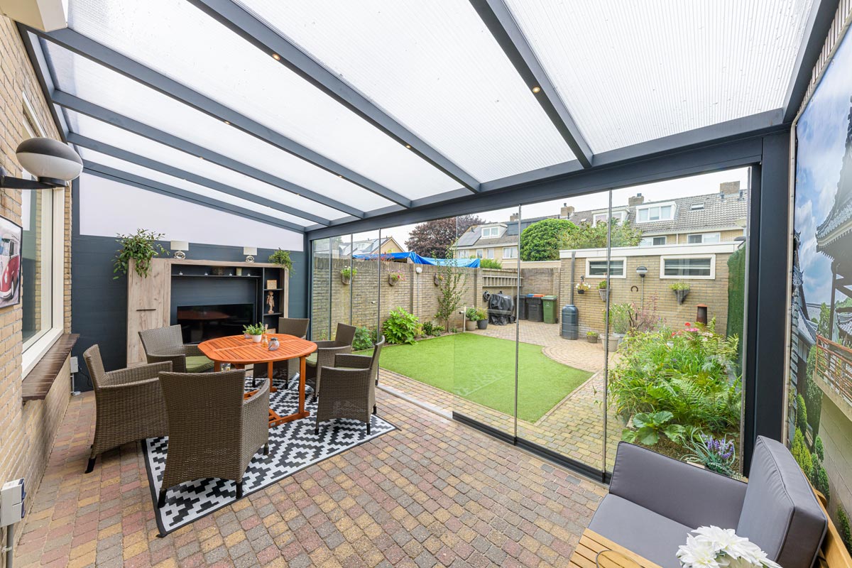 profiline-tuinkamer-polycarbonaat-dak-in-goirle-05_project2024_outdoorpleasure-1